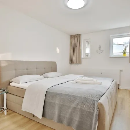 Poststrasse 56 Poststrasse 56 1 Sommerwind